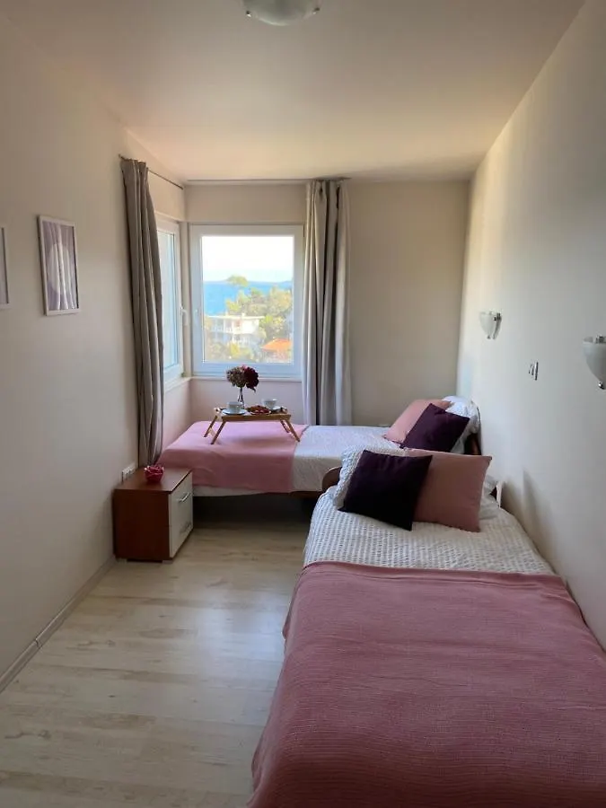Aparthotel Apartments Eva Savar